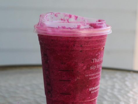 The mango dragon fruit refresher blend, a Starbucks secret drink