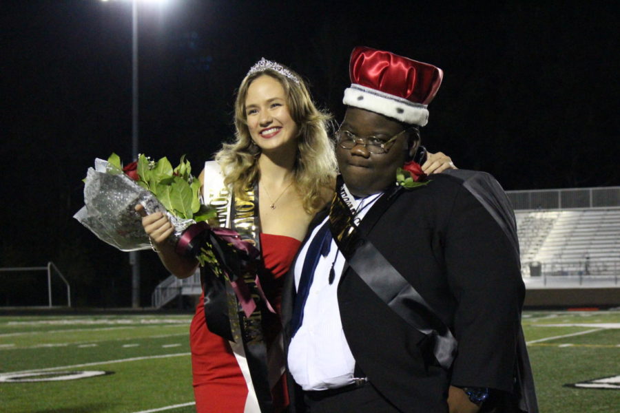 Seniors Isabella Wethington and Obafemi Akinjobi are crowned homecoming King and Queen.