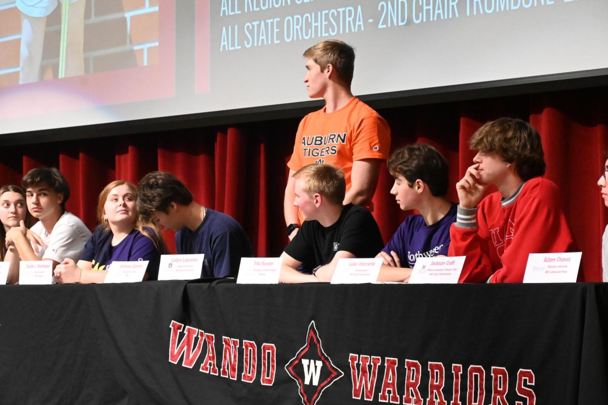 Senior Caden Lagestee and others
performers sign to continue their careers in the performing arts.